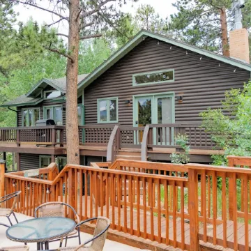 Rocky Creek Lodge, Sleeps 30, Gatherings Welcome