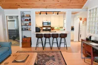 Cozy Apt 1/2 Mile to Jay Peak Resort