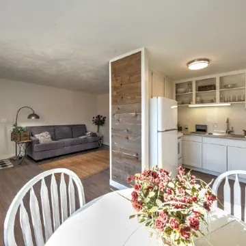 Welcome to Everett Darling Couples Getaway