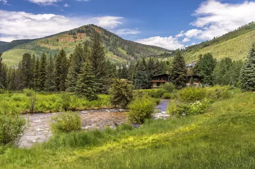 Platinum Rated Luxury Condo in Vail Village with AC and Ski Locker Next to Lift