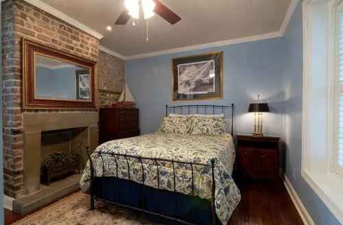 Quaint and cozy condo in the HEART of Charleston's Historic District!