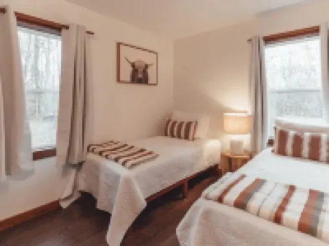 Hocking Hollows, cabin on 22 acres 馬裏恩酒店