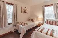 Hocking Hollows, cabin on 22 acres