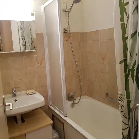 Large Studio Cabin with magnificent view of the Mountains