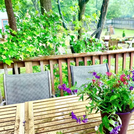 Private cottage located on The Carriage House Inn Estate Отели в г. Мена