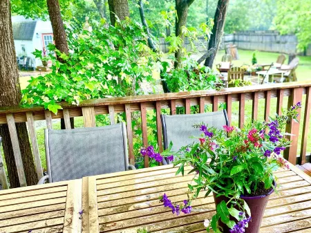 Private cottage located on The Carriage House Inn Estate