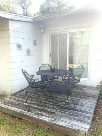 Cozy Gainesville Getaway 1.7 miles from Stadium!