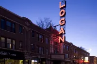 Clean, Private, Cozy Urban Oasis Chicago Greystone in Heart of Logan Square