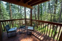 Tranquil Forested Cabin with Sauna, Home Gym, & AC