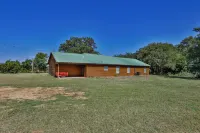 Spacious 3-bedroom home Thackerville Hotels in Love County