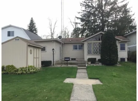 Perfect lakehouse getaway