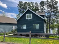 Four Seasons of Fun! Hotel a 