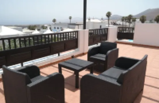 Luxury villa with private heated pool, WIFI, views of the sea and volcanoes