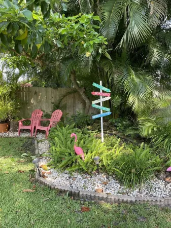 Gorgeous Beach town-Tropical Private HEATED Pool & Tiki Lanai Close to Beaches!