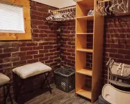 Spacious 1 bedroom rental unit in Historic Tree Streets