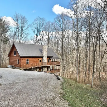 Almost Heaven Cabin at Trickle Creek in Hocking Hills