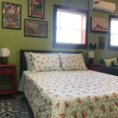 Cozy Efficiency Studio/A near DownTown