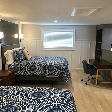 Newly renovated, Reserved Parking, Rooftop Deck, HVAC Steps to Bay Beach & Shops