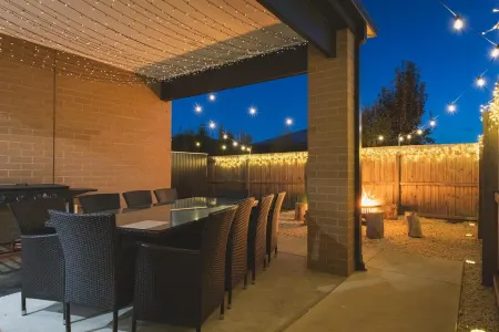 Sauna + King Beds, Super Large Luxurious Home Отели в г. Сейнт Леонардс