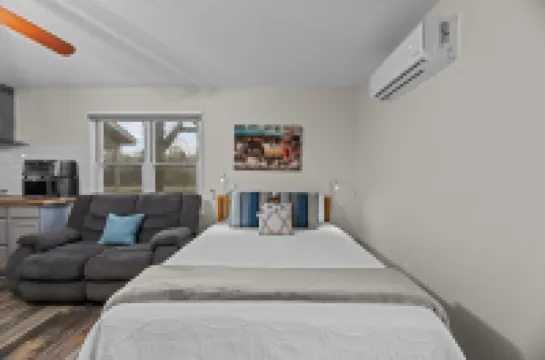 Renovated Rustic Charm!