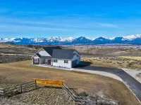 The Farmhouse @Michaels Way--Your Place to Stay Hotels near Hieronymus Park (Park behind DQ)