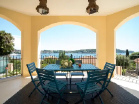 Luxury Apartment.Pool Sea View.French Riviera.Air.C. la Nonete 2 Hotels in Villefranche-sur-Mer