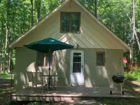 Harbor Springs 2 Bedroom Cottage Close to Boyne Highlands & Nubs Nob Hotels in Pleasantview Township