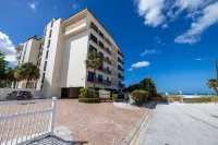 Luxury Beachfront, Clearwater Beach, Stunning Views, Private Wrap-Around Balcony
