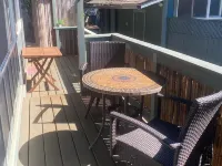 Two Bedroom Paia Beach House Less in the middle of all the North Shore beaches