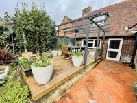 A quirky character cottage on the edge of the New Forest Hotels in Eling