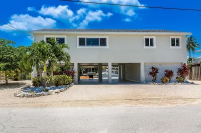 Take it Keysie, Waterfront House Hotels near Marathon Tropical Island Outlet