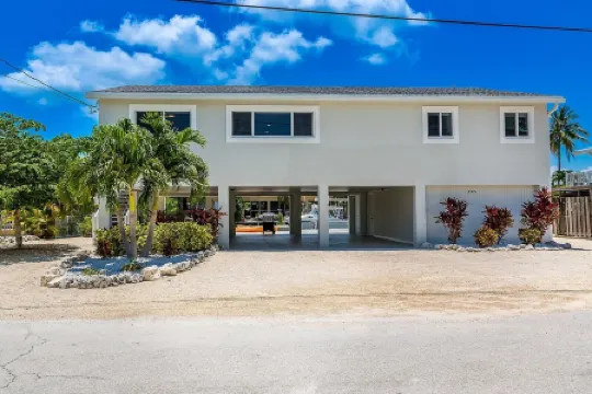 Take it Keysie, Waterfront House