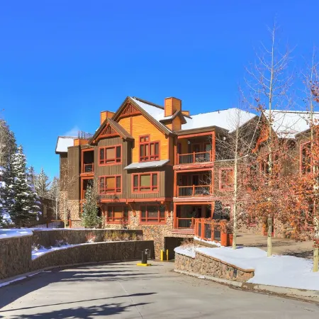 Blue Sky Penthouse — Steps to Gondola, Pool & Spa