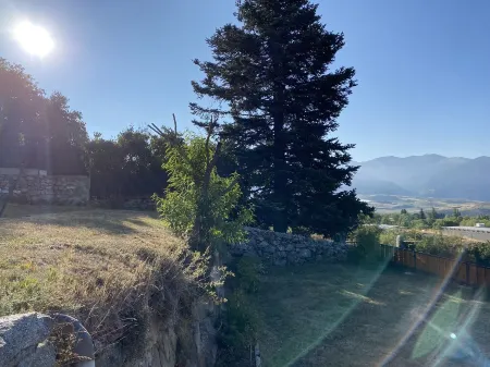 Beautiful mountain house in Odeillo, 3 bedrooms Отели рядом с достопримечательностью «Station de Ski - Font Romeu Pyrénées 2000»