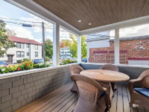 Stunning Penthouse 3Bed-3Bath Private Elevator, Just Steps to PA, Dining & Shops Hotels in Andover