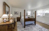 Catskill Gem! Four bedroom on 20 quiet acres