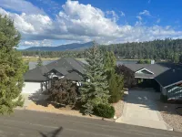 Memorial Special! Huge Retreat in Exclusive Neighborhood - 2 Master Bedrooms