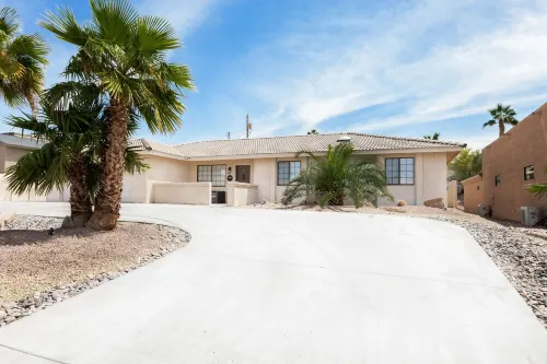 Family Retreat, Heated Pool & Spa, Game Room, Mini Golf, Gym, Boat Parking