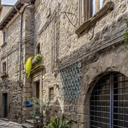 Medieval House built in 1200 in the centre! FREE private parking