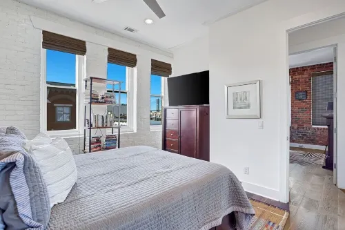 Corner View Broughton Penthouse with FREE Reserved Parking