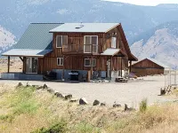 Off the beaten path ridgetop location with dramatic mountain views