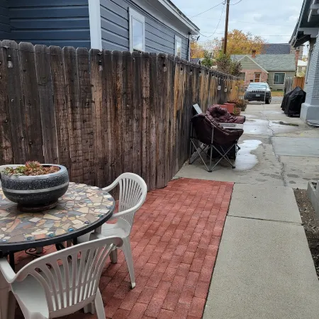 3rd Street Stop-cottage house,walking distance to middle of town and activities