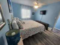 Cozy Pool side Condo, 5 min from the beach!