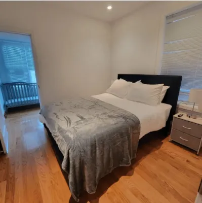 Charming 2-bedroom apartment with AC, WiFi in delightful Oak Park