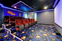 Spacious Bowling Villa,  Lake Views, 14 Bdr/14bath, close to Disney, Sleeps 38