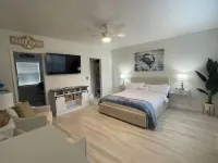 Cozy and Bright Beach Retreat