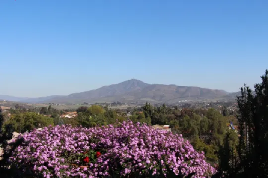 Relaxing Mountain View Retreat with Pool & Spa!