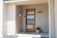 Spacious Modern Home with Lake view in Dallas, great amenities/full Kitchen/Wifi