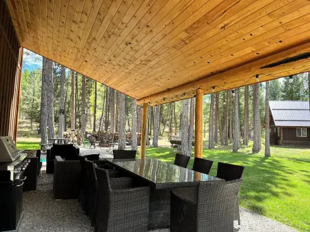 Perfect Family Cabin Loft w/ Lake Access & Cove