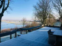 HOLIDAY APARTMENT WITH OWN SEA ACCESS AND GARDEN